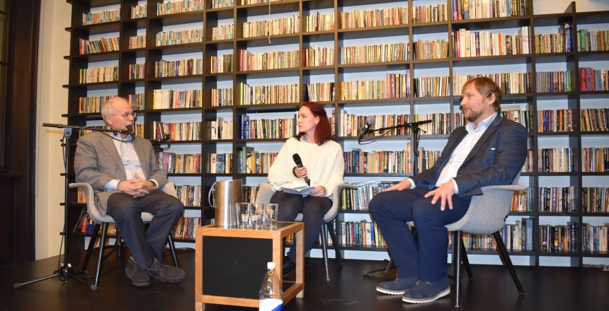 På bildet fra venstre: Ulrik Fredrik Malt, Nora Graff Kleven og Jan-Magne Sørensen.
Fotograf: Ekaterina Saratovskaya © Hvite Ørn Norge